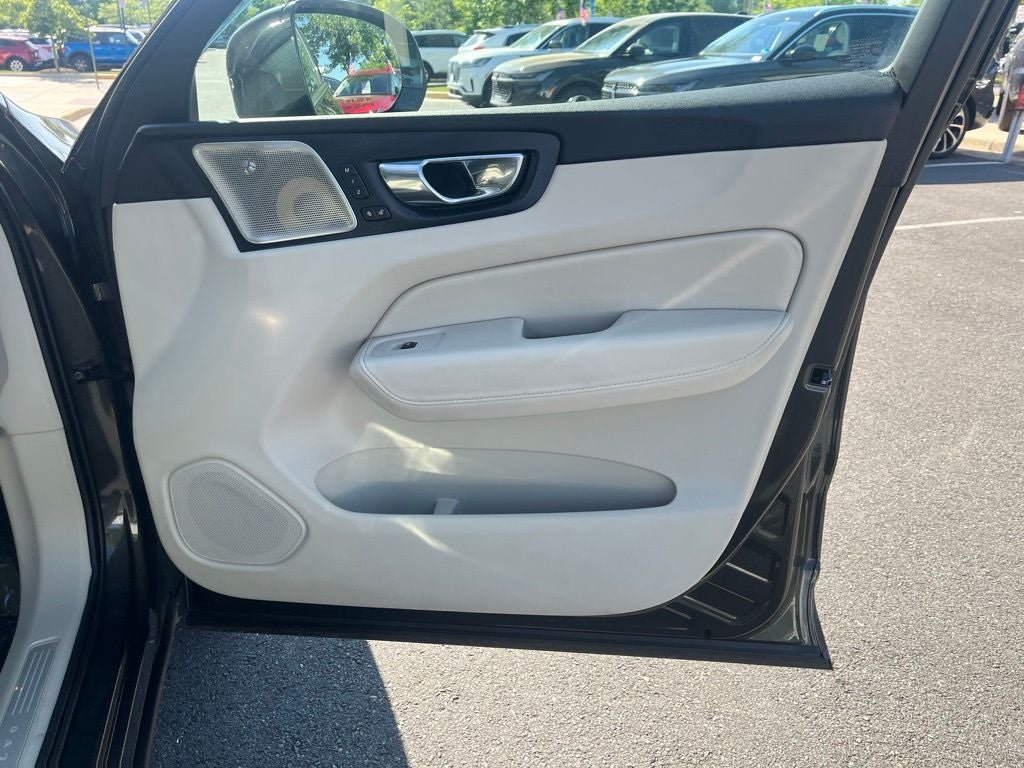 Used 2018 Volvo XC60 T6 Inscription w/ Luxury Seat Package AWD/4WD image 23