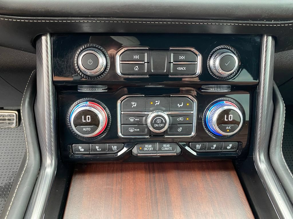 Used 2024 GMC Yukon XL Denali Ultimate AWD/4WD image 17