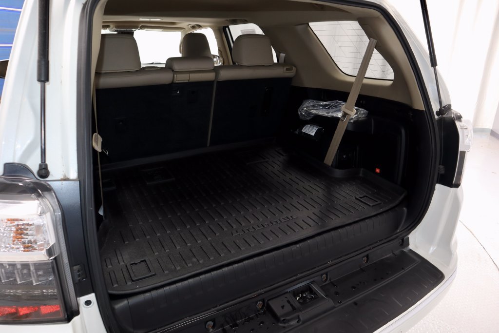 Used 2023 Toyota 4Runner Limited AWD/4WD image 13