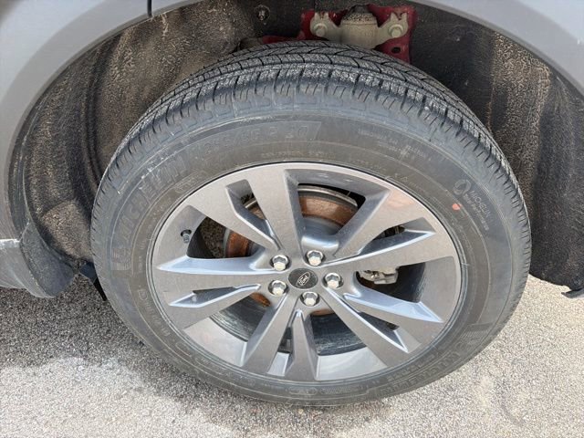 Certified 2024 Ford Explorer XLT w/ Equipment Group 202A image 14