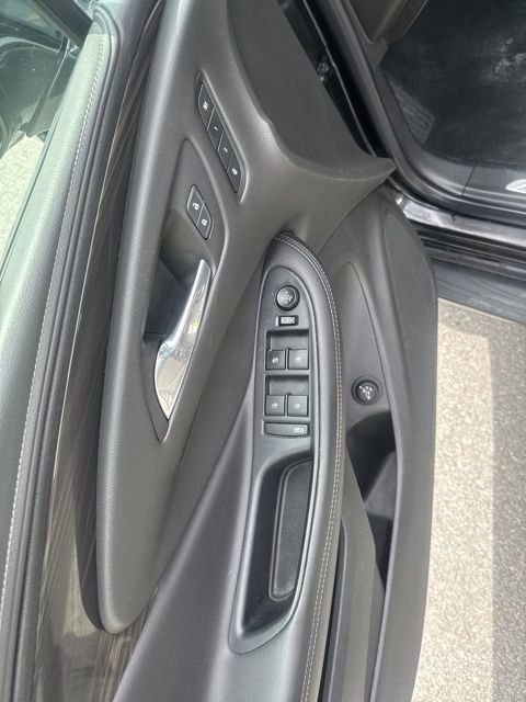 Used 2020 Buick Envision Essence w/ Experience Buick Package AWD/4WD image 16