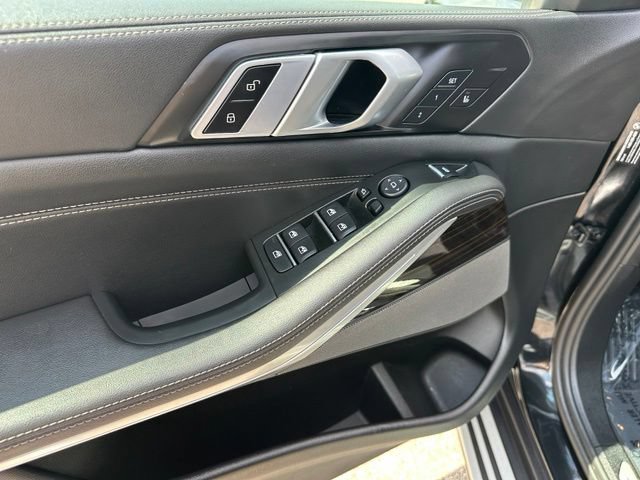 Used 2025 BMW X5 xDrive40i AWD/4WD image 21