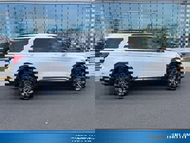 Certified 2025 Ford Explorer Active w/ Active Comfort Package image 6