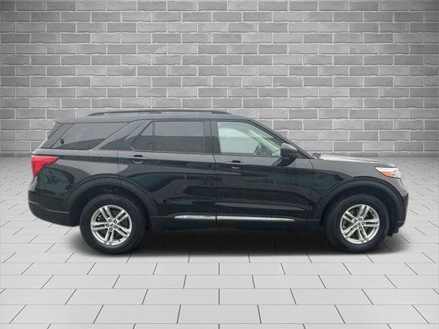 Certified 2022 Ford Explorer XLT w/ Equipment Group 202A image 6