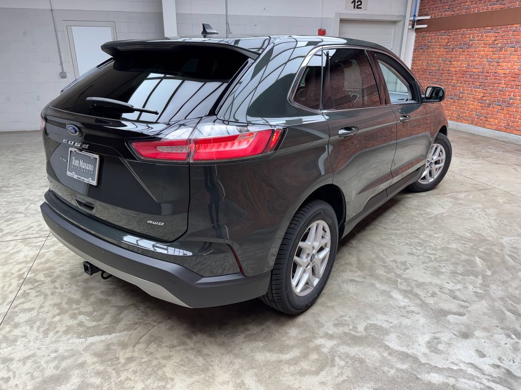 Certified 2022 Ford Edge SEL w/ Convenience Package AWD/4WD image 5
