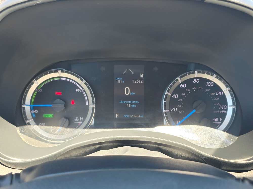 Used 2022 Toyota Highlander LE FWD image 21
