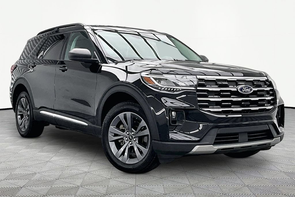 Certified 2025 Ford Explorer Active w/ Active Comfort Package AWD/4WD image 12