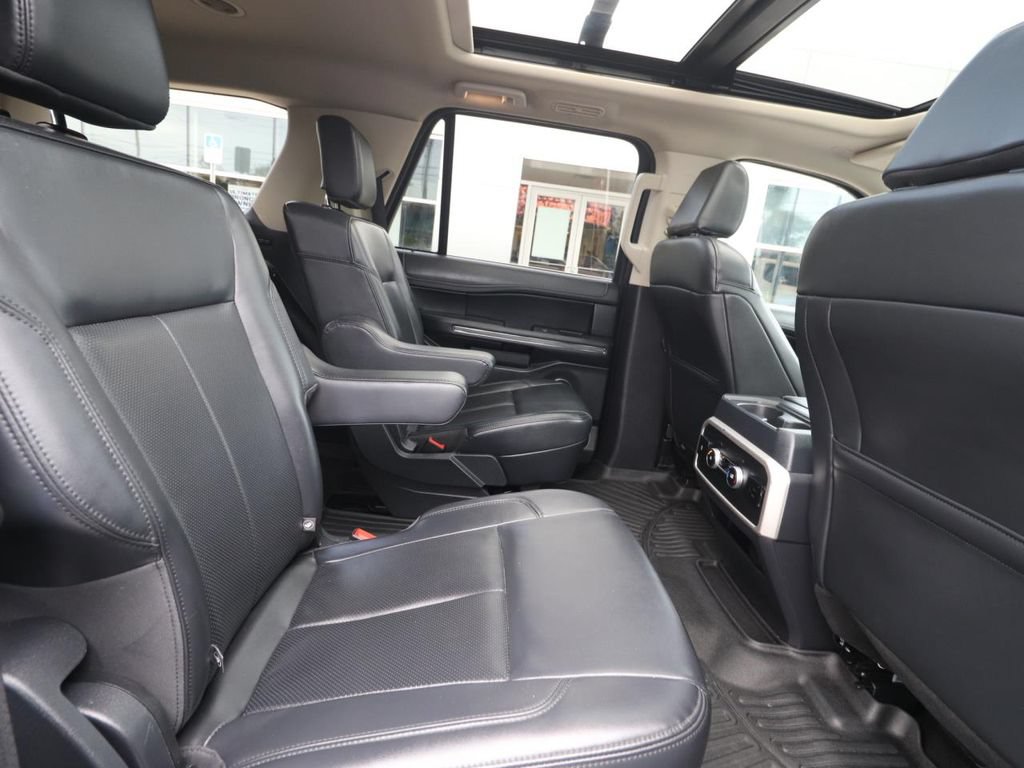Certified 2024 Ford Expedition XLT RWD image 24