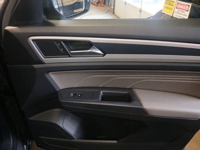 Used 2021 Volkswagen Atlas Cross Sport SE w/ Panoramic Sunroof Package image 56