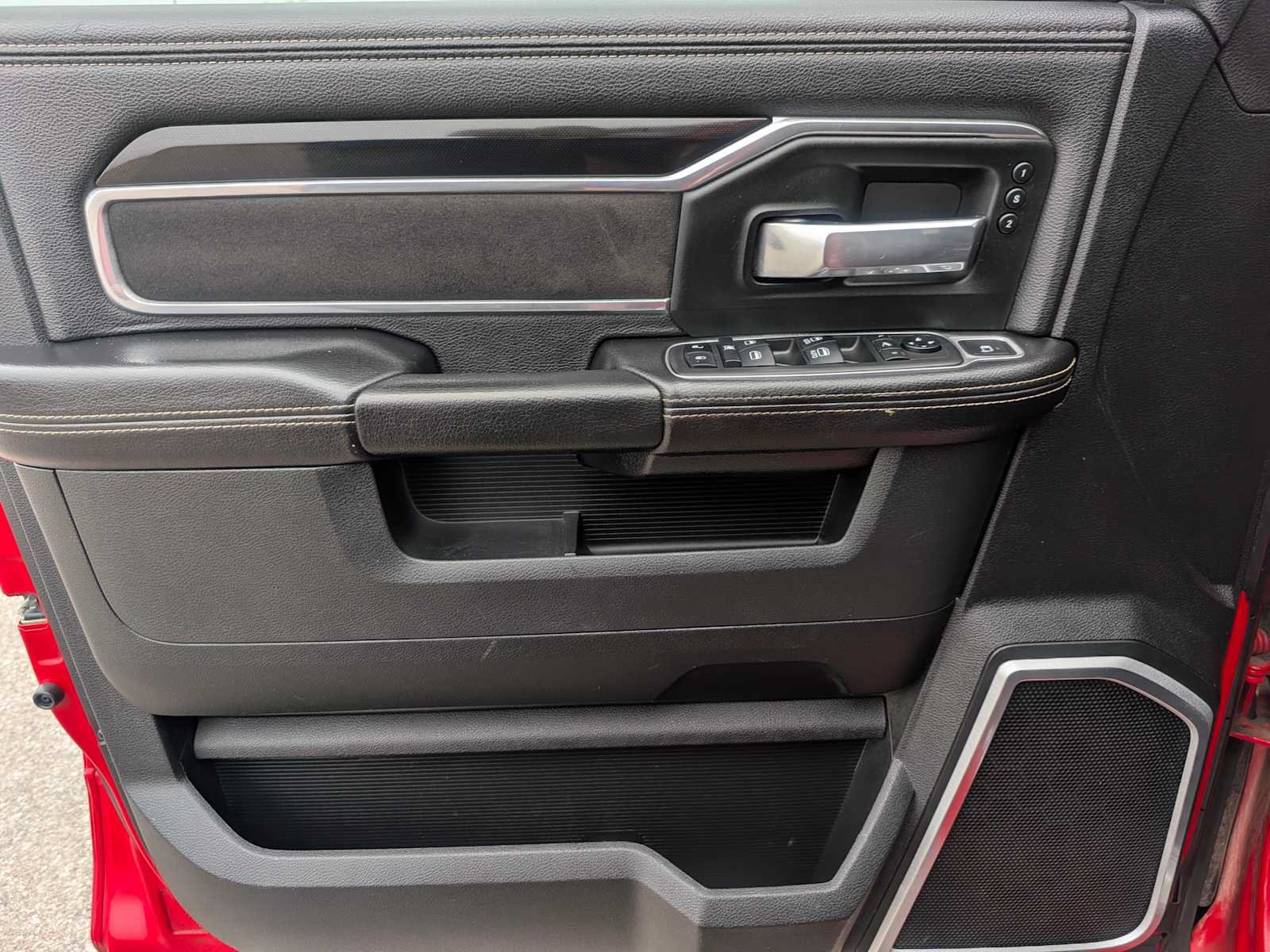 Used 2020 RAM 2500 Laramie w/ Night Edition AWD/4WD image 23