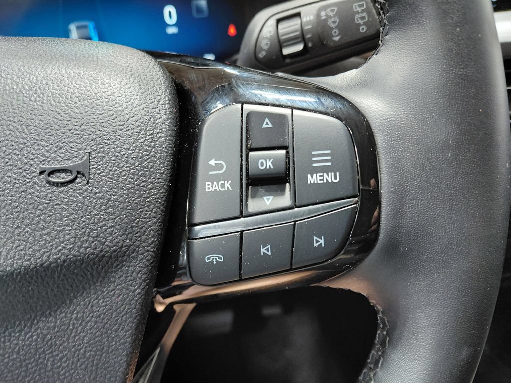 Certified 2025 Ford Escape Platinum AWD/4WD image 35