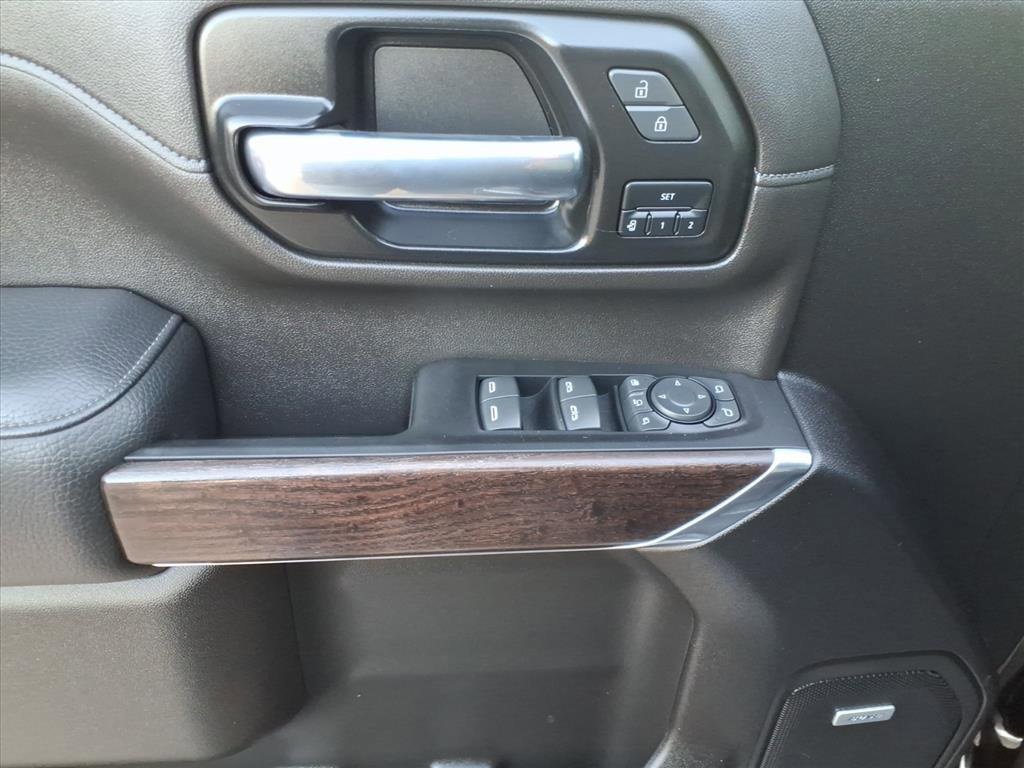 Used 2022 GMC Sierra 3500 Denali w/ Denali Ultimate Package image 18