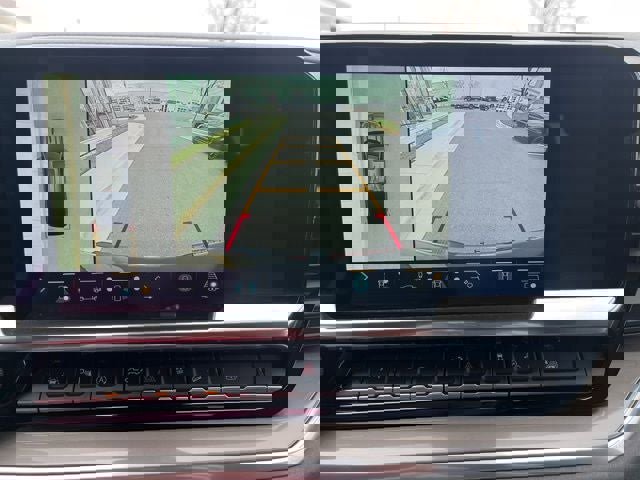 Used 2022 Chevrolet Silverado 1500 High Country w/ Technology Package image 32