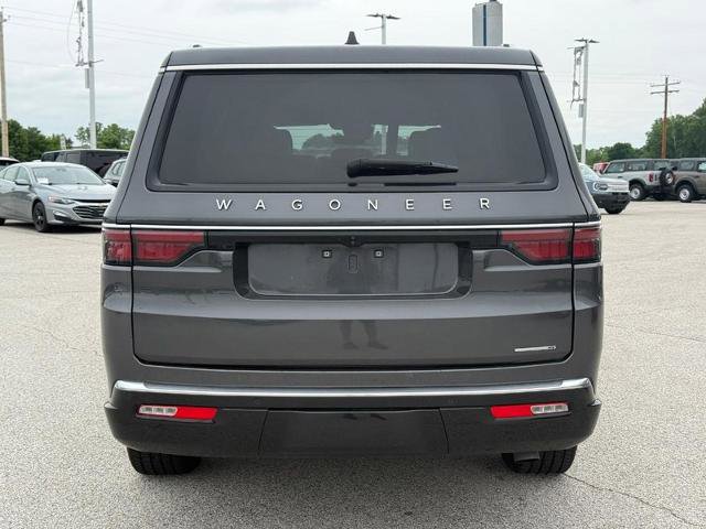 Used 2024 Jeep Wagoneer L Series II w/ Flexible Seating Group AWD/4WD image 4