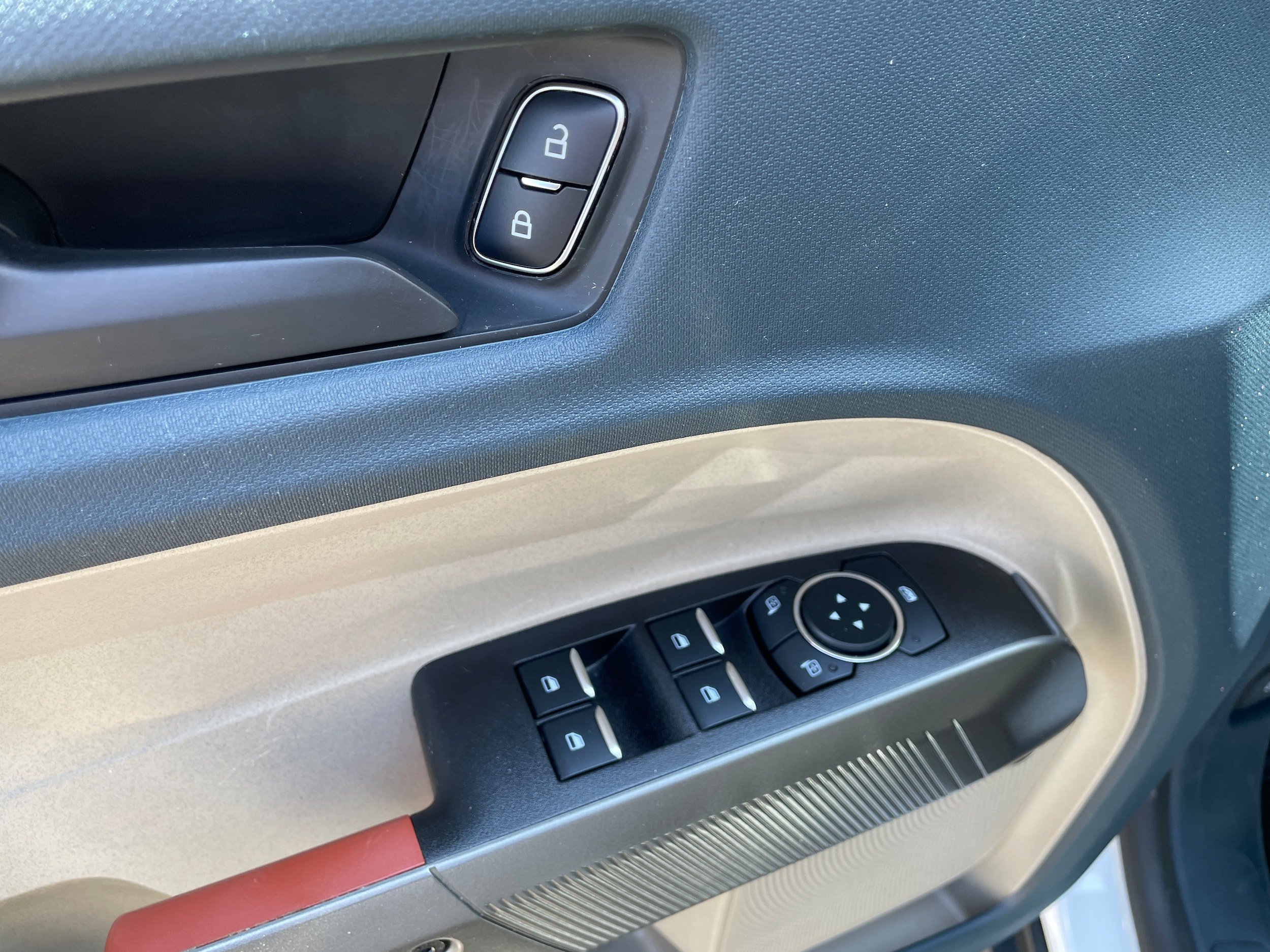 Certified 2025 Ford Maverick Lariat AWD/4WD image 16