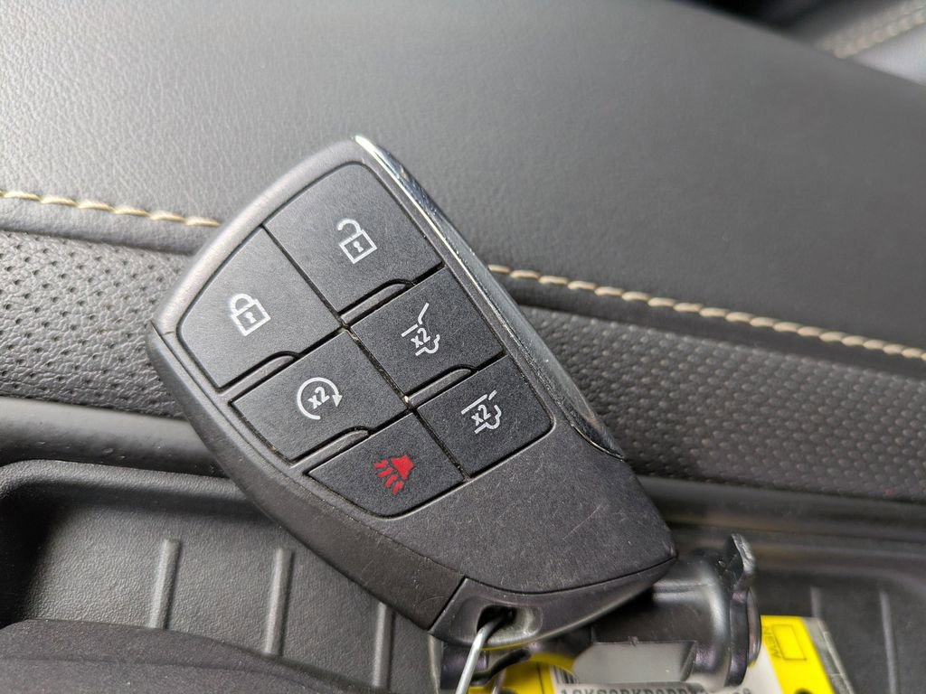 Used 2023 GMC Yukon SLT AWD/4WD image 35