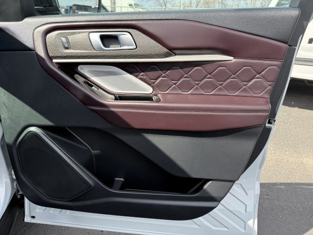 Certified 2025 Ford Explorer Platinum w/ LUX Leather Package image 25