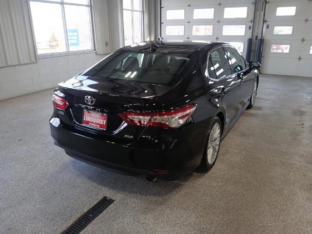 Used 2020 Toyota Camry XLE image 5