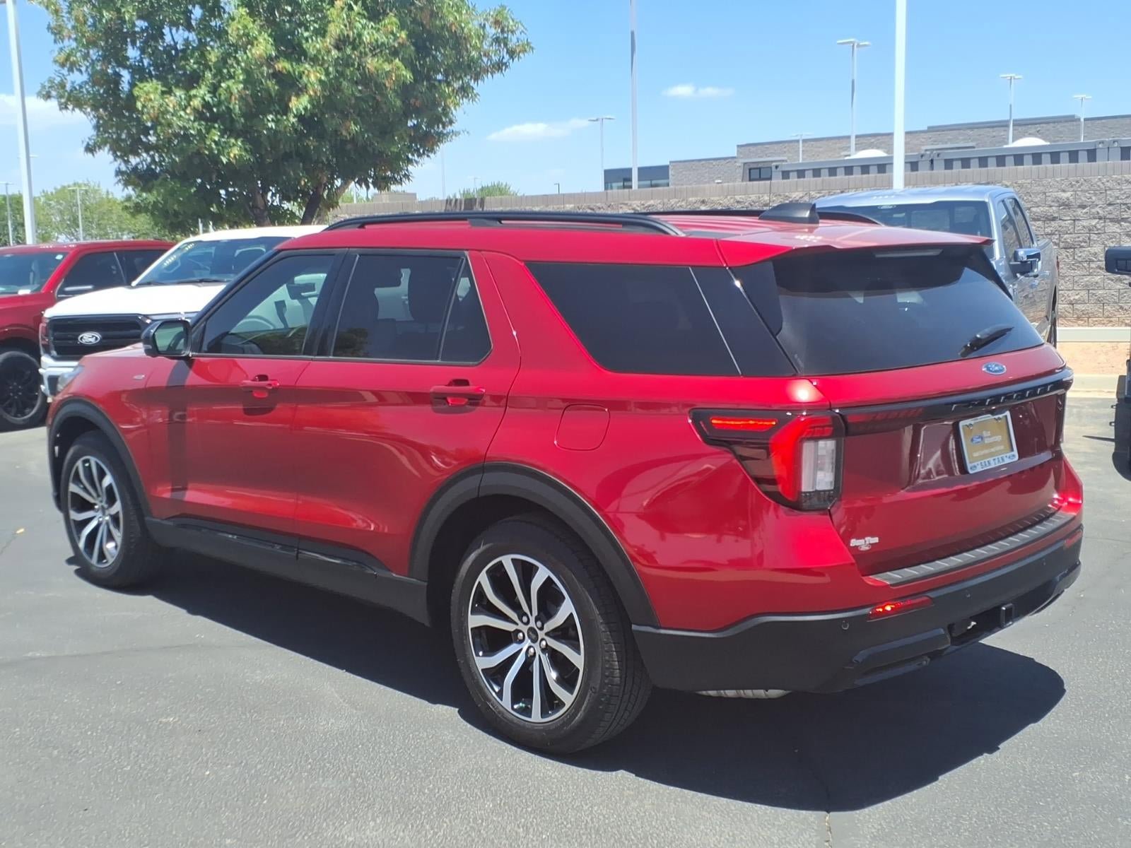 Certified 2025 Ford Explorer ST-Line RWD image 6