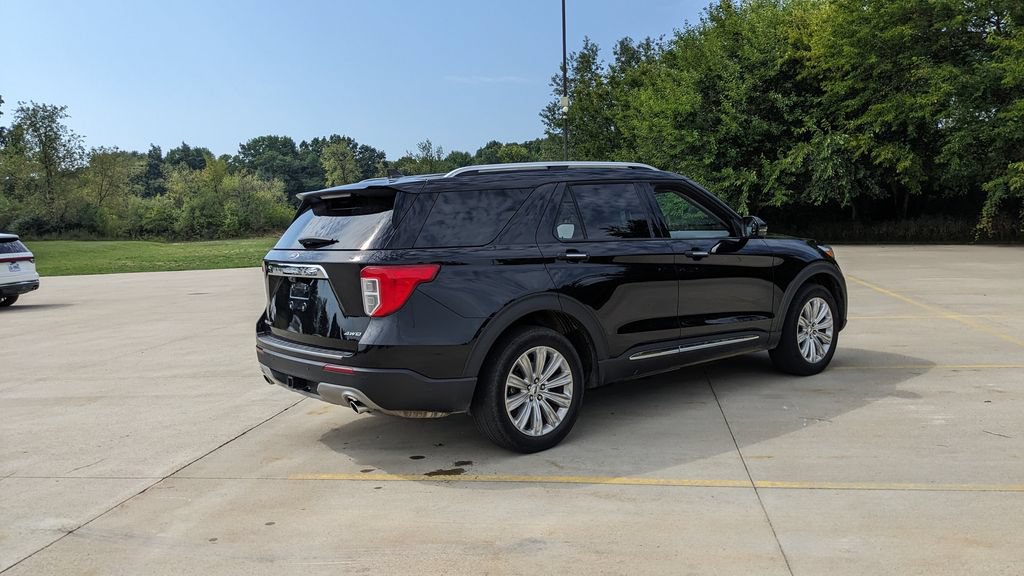 Certified 2024 Ford Explorer Limited w/ Limited Technology Package AWD/4WD image 3