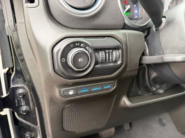 Used 2022 Jeep Wrangler Unlimited Rubicon 4xe w/ Cold Weather Group AWD/4WD image 15