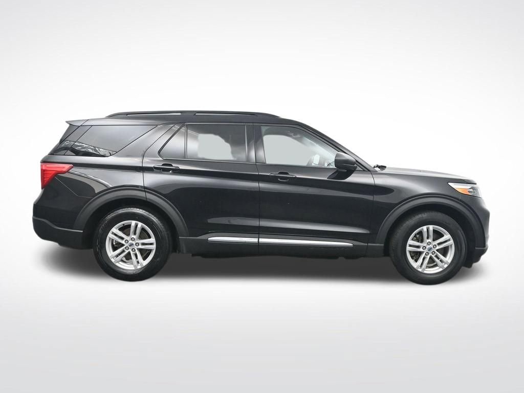 Certified 2024 Ford Explorer XLT w/ Equipment Group 202A image 4