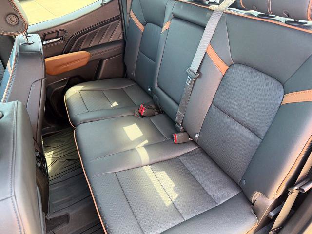 Used 2024 GMC Canyon AT4 w/ AT4 Premium Package AWD/4WD image 13