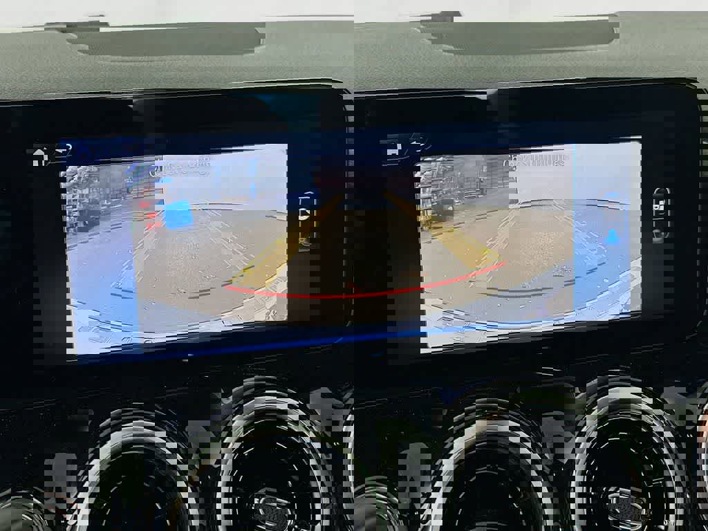 Used 2025 Mercedes-Benz GLA 250 4MATIC image 28