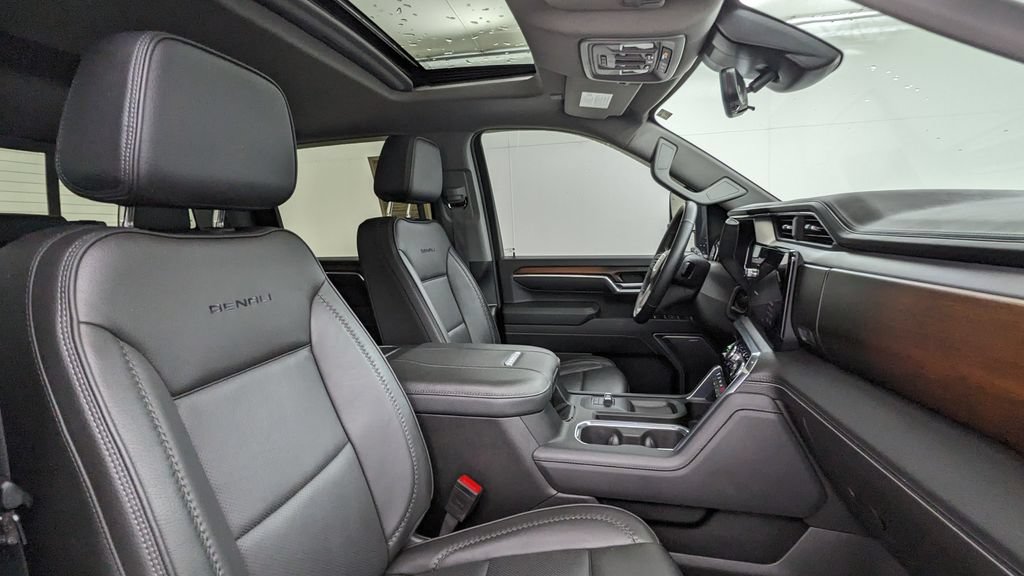Used 2024 GMC Sierra 2500 Denali w/ Technology Package AWD/4WD image 40