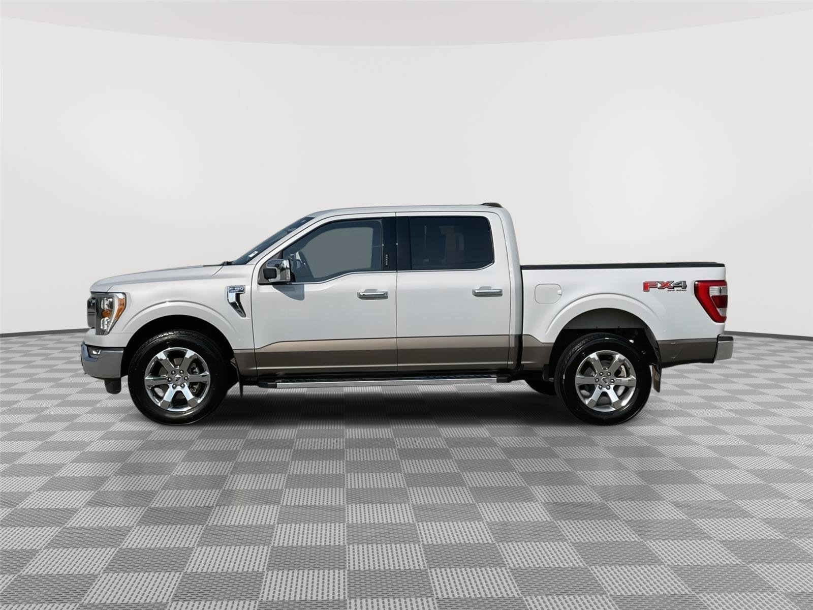 Certified 2022 Ford F150 Lariat w/ Max Trailer Tow Package AWD/4WD image 2
