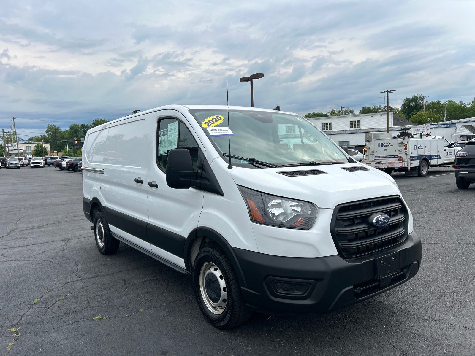 Certified 2020 Ford Transit 150 Low Roof RWD image 16