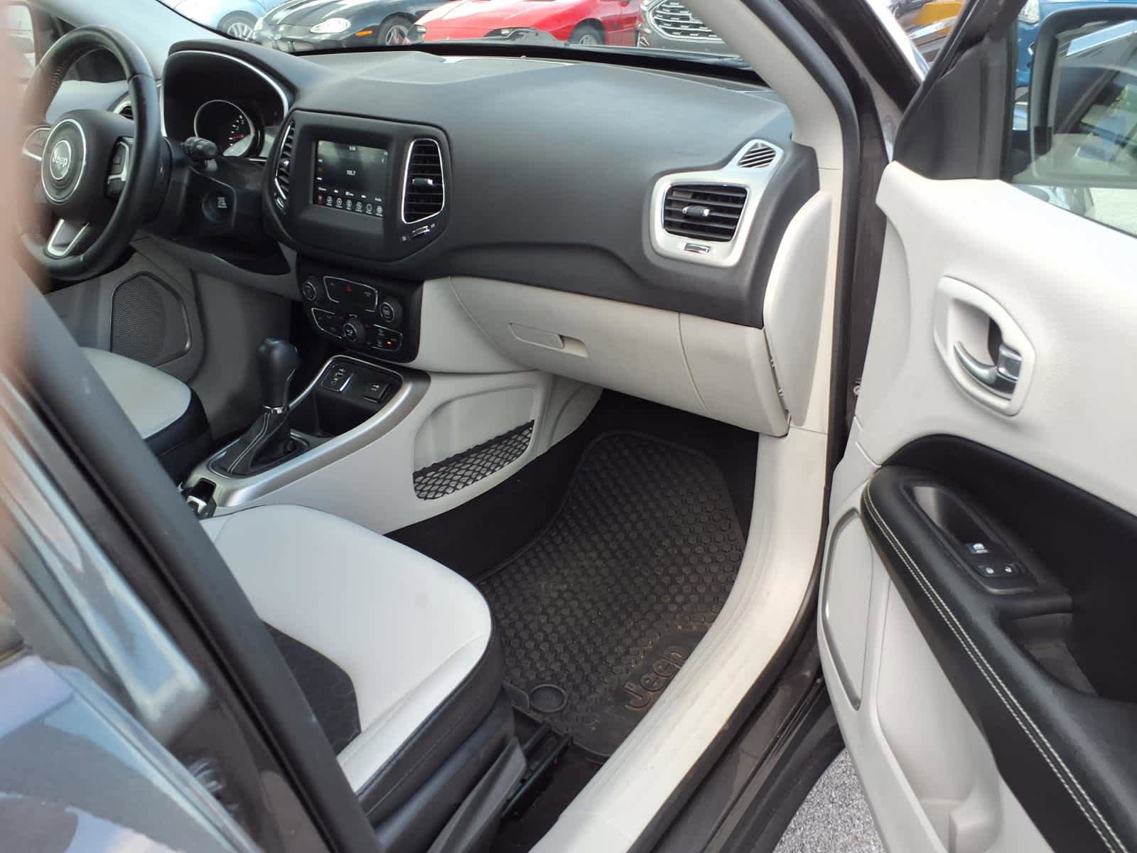 Used 2021 Jeep Compass Latitude w/ Convenience Group FWD image 23