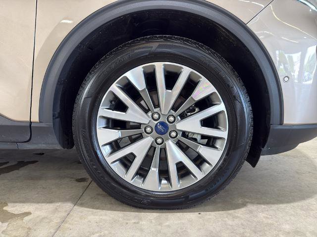 Certified 2020 Ford Escape Titanium w/ Titanium Premium Package 2.0 AWD/4WD image 21
