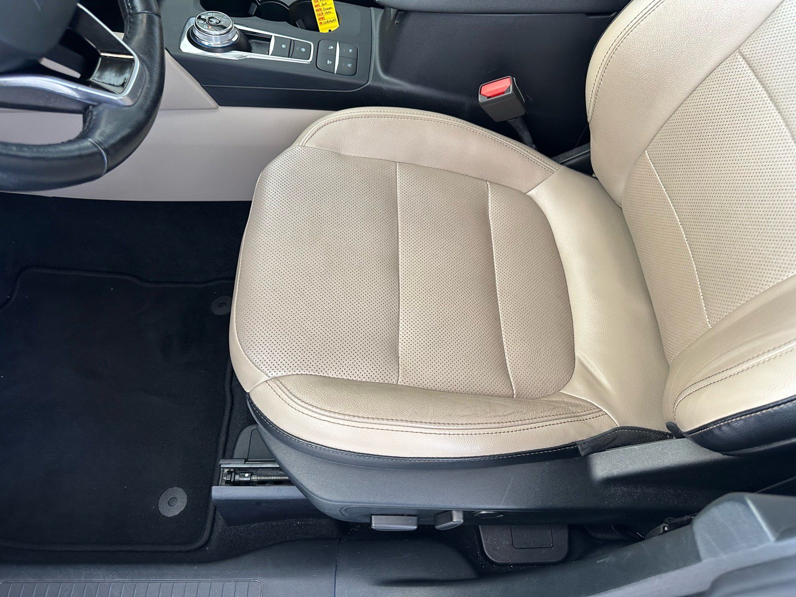Certified 2020 Ford Escape Titanium AWD/4WD image 21