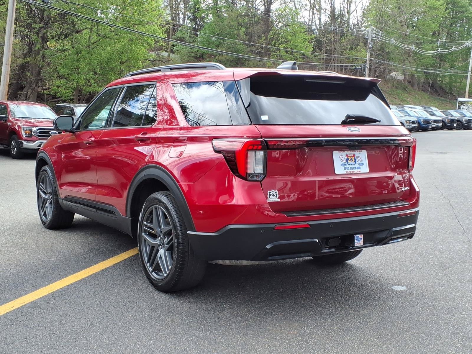 Certified 2025 Ford Explorer ST-Line w/ Premium Package AWD/4WD image 6