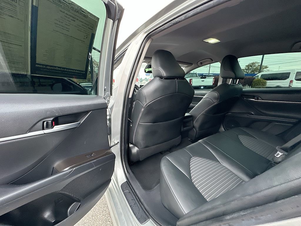 Used 2021 Toyota Camry SE w/ Convenience Package image 17