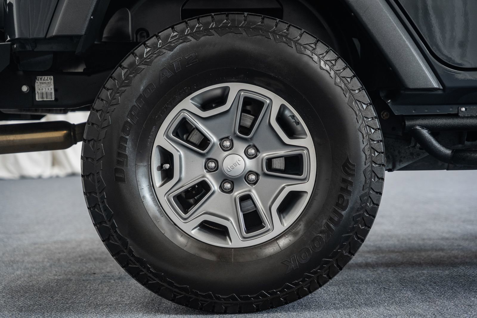 Used 2017 Jeep Wrangler Unlimited Rubicon w/ Connectivity Group image 25