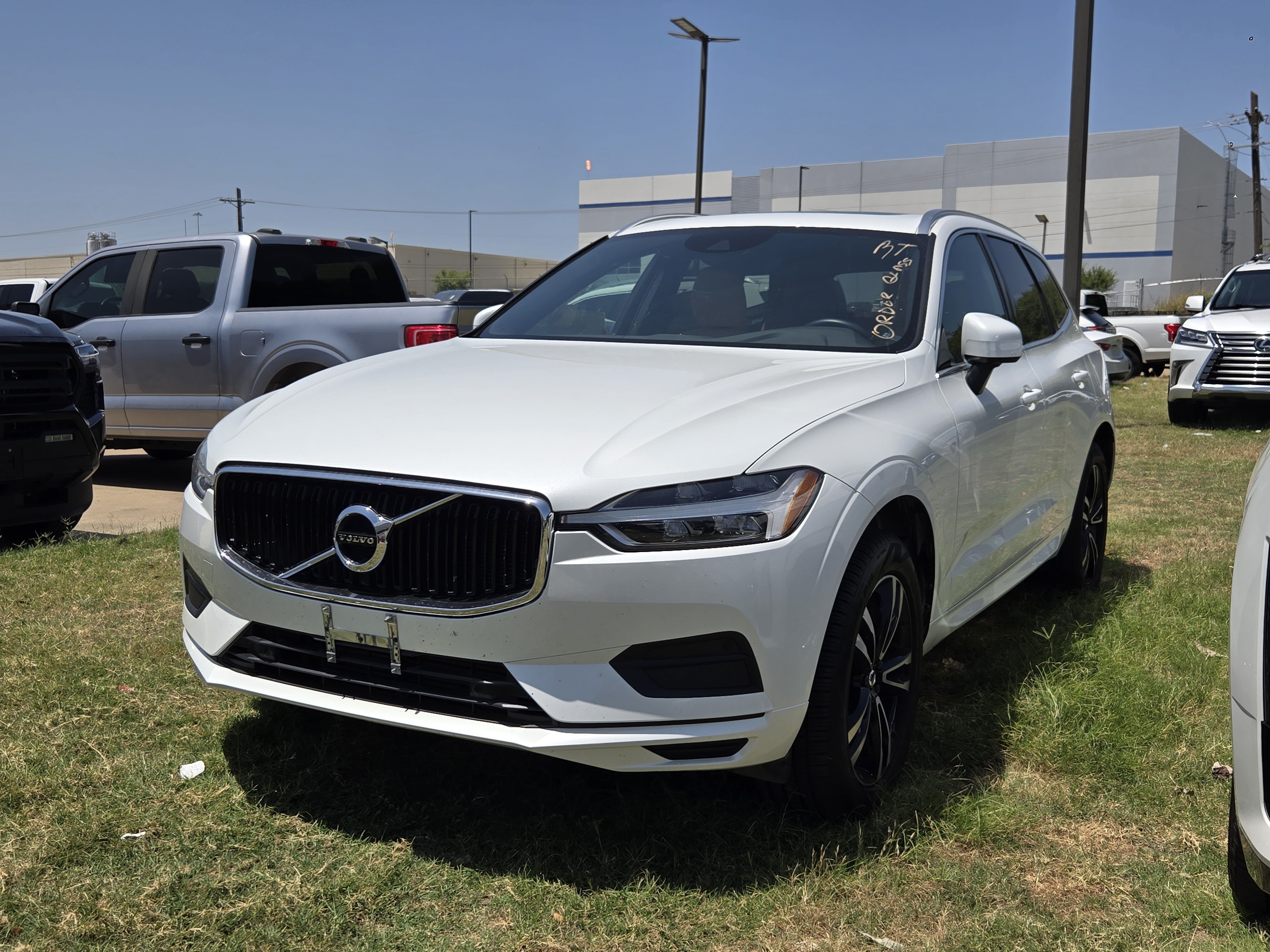 Used 2020 Volvo XC60 T6 Momentum AWD/4WD image 3