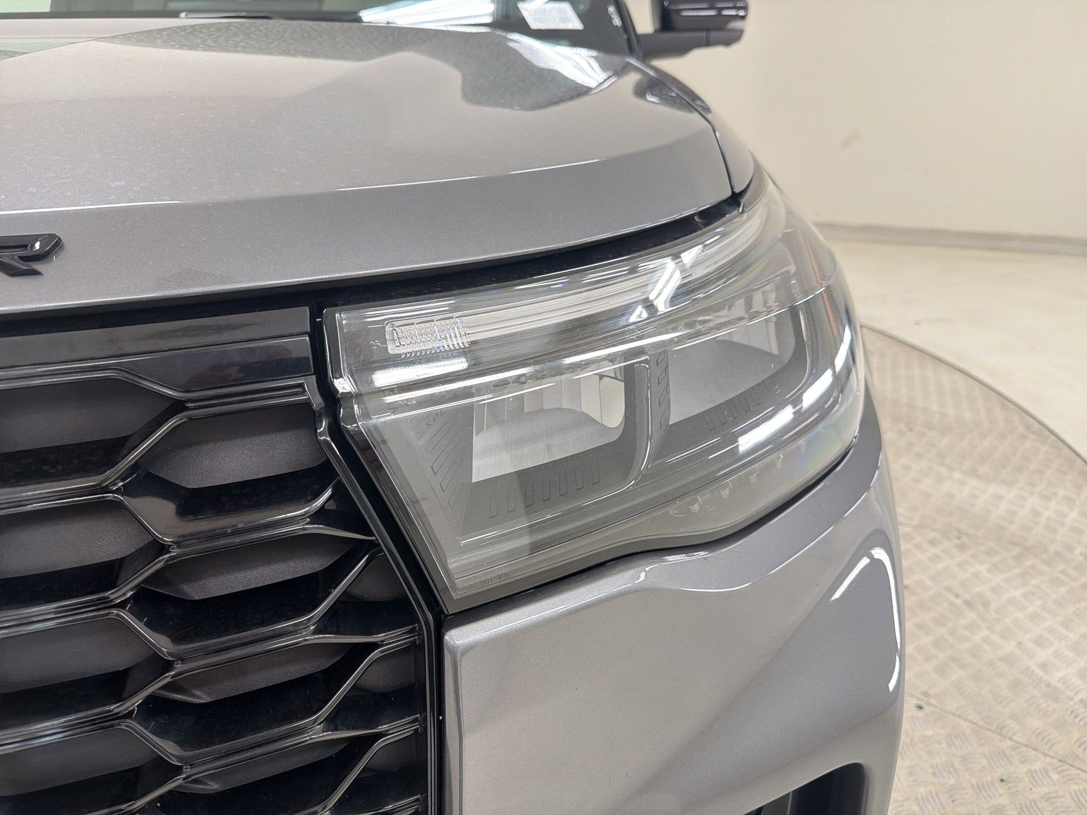 Certified 2025 Ford Explorer ST-Line w/ ST-Line Street Pack AWD/4WD image 11