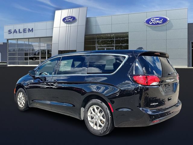 Used 2025 Chrysler Voyager LX FWD image 4