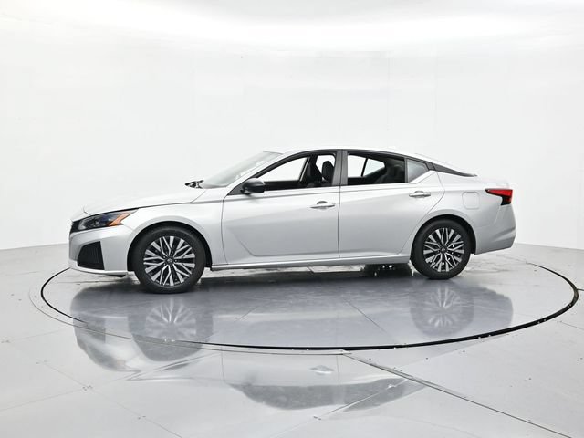 Used 2024 Nissan Altima 2.5 SV FWD image 6