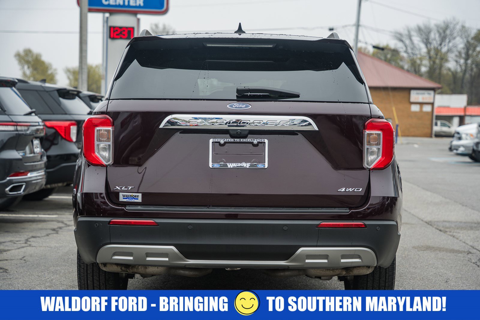 Certified 2023 Ford Explorer XLT w/ Equipment Group 202A image 9