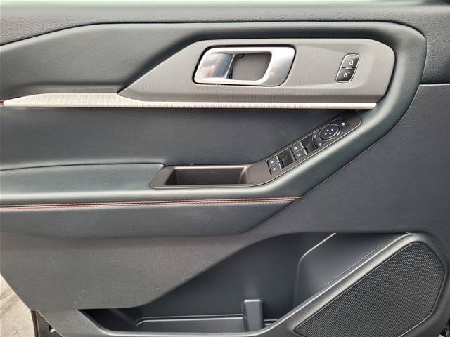 Certified 2025 Ford Explorer ST-Line AWD/4WD image 24