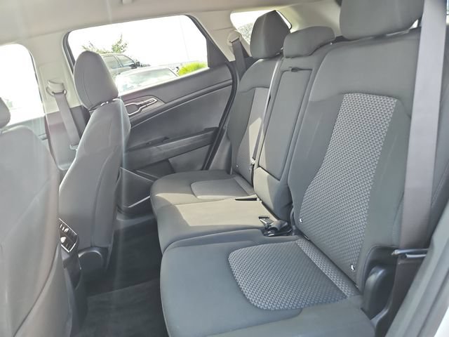 Used 2025 Kia Sportage LX FWD image 28
