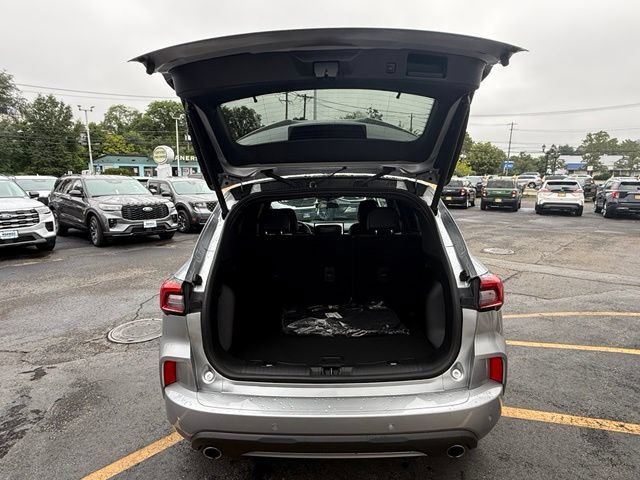Certified 2023 Ford Escape ST-Line w/ Tech Pack #1 AWD/4WD image 7