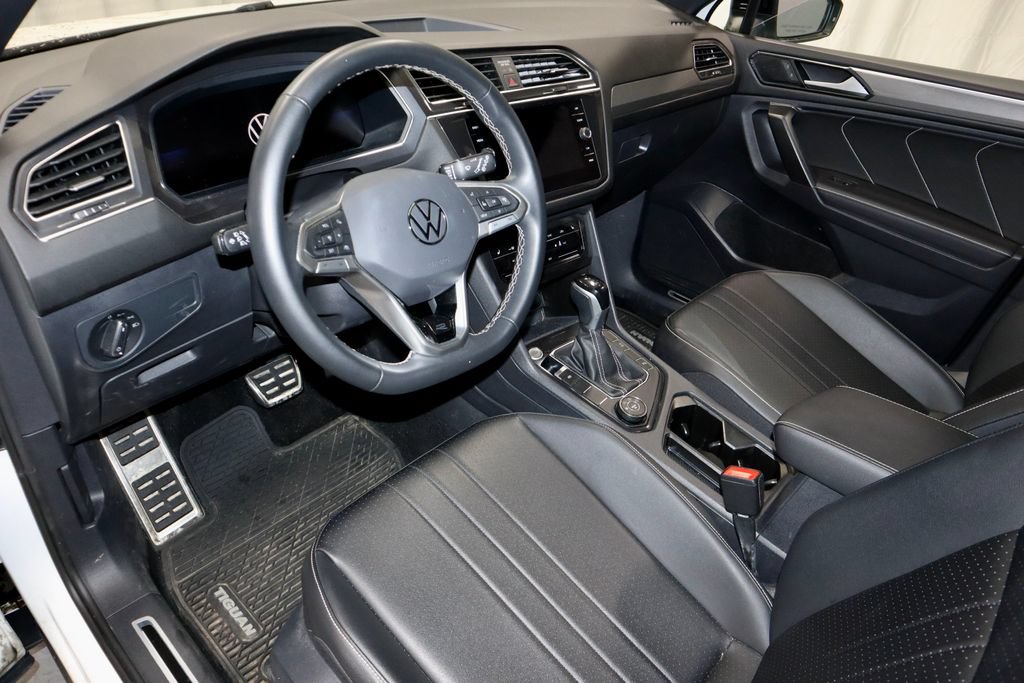 Used 2023 Volkswagen Tiguan SE R-Line AWD/4WD image 24
