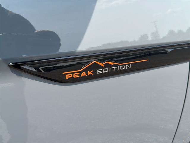 Used 2024 Volkswagen Atlas Peak Edition SEL AWD/4WD image 9