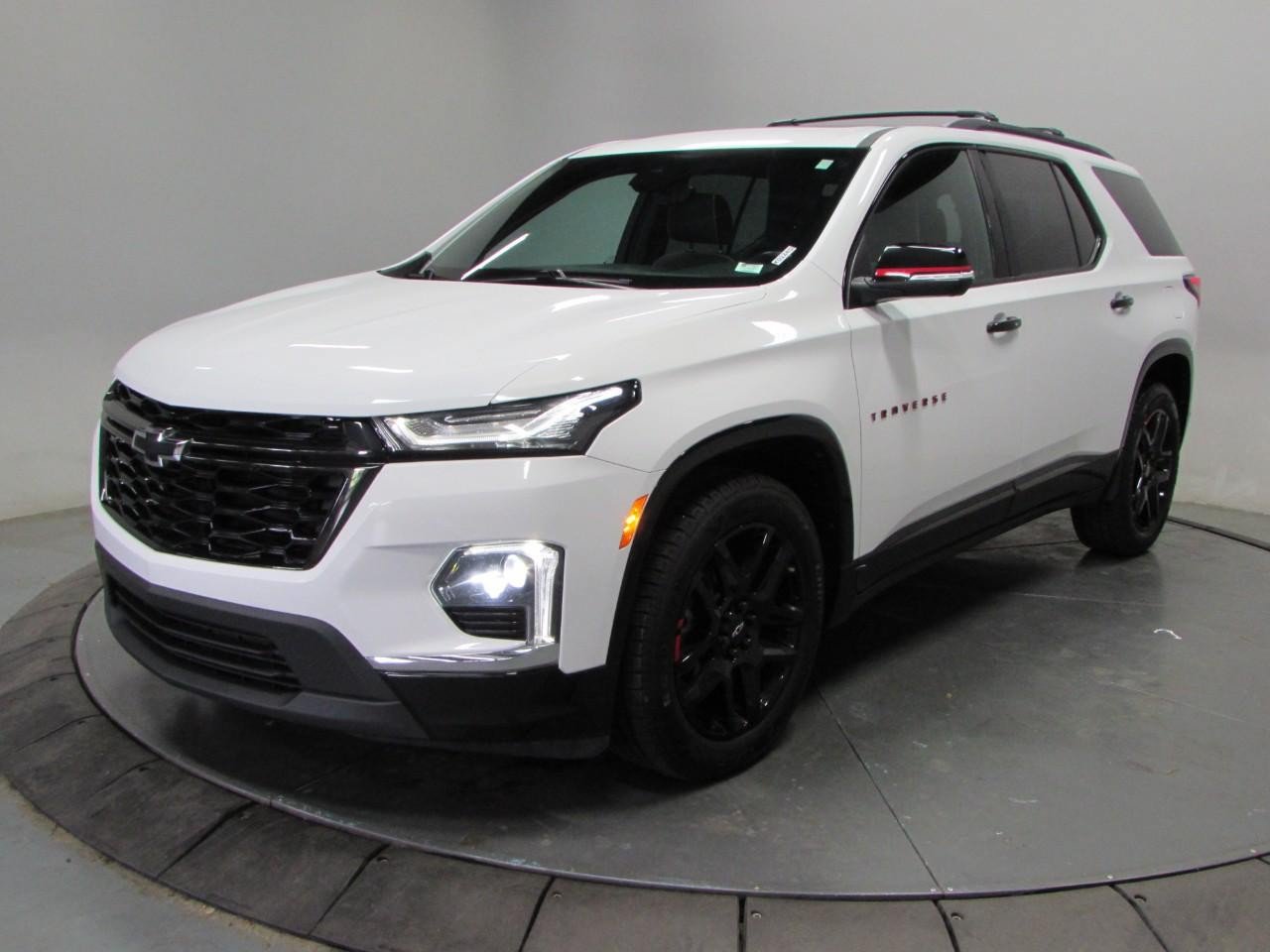 Used 2023 Chevrolet Traverse Premier w/ Redline Edition FWD image 3