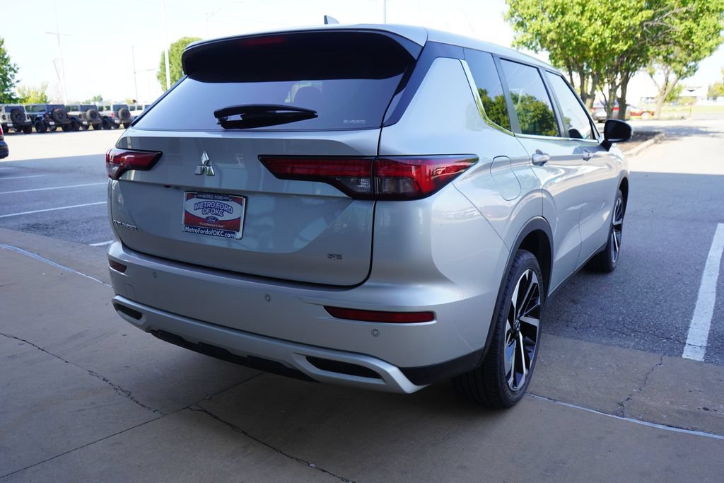 Used 2024 Mitsubishi Outlander SE AWD/4WD image 10