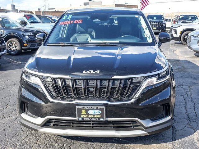 Used 2023 Kia Carnival LX FWD image 5